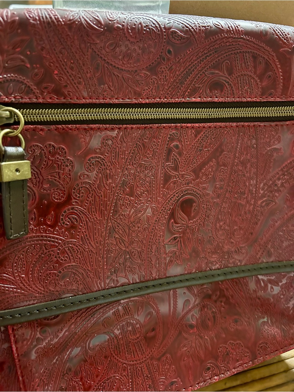 Relic Fossil Embossed Leather Shoulder Bag❤️🔥 - Picture 10 of 16
